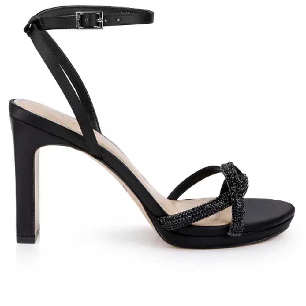 Jewel Badgley Mischka sz 6.5Women's Fila Sandals